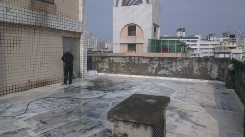 書香名邸社區大樓屋頂防水隔熱工程第2期及壁癌處理